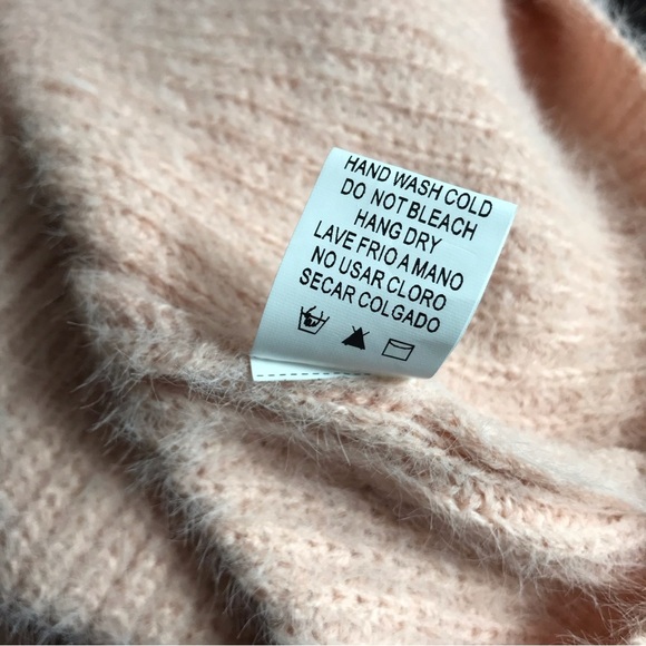 Crescent Medium‎ Women Pink Crewneck Oversized Balloon Sleeve Sweater - Picture 8 of 10